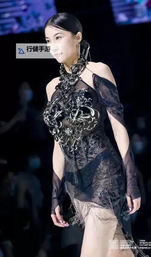 中国情趣内衣时装秀:展现大胆魅力的时尚盛宴图1