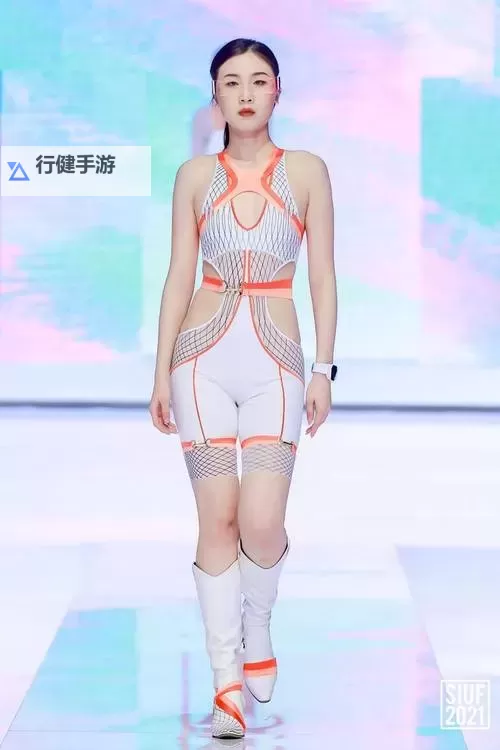 中国情趣内衣时装秀：点燃春日激情的时尚盛宴图1