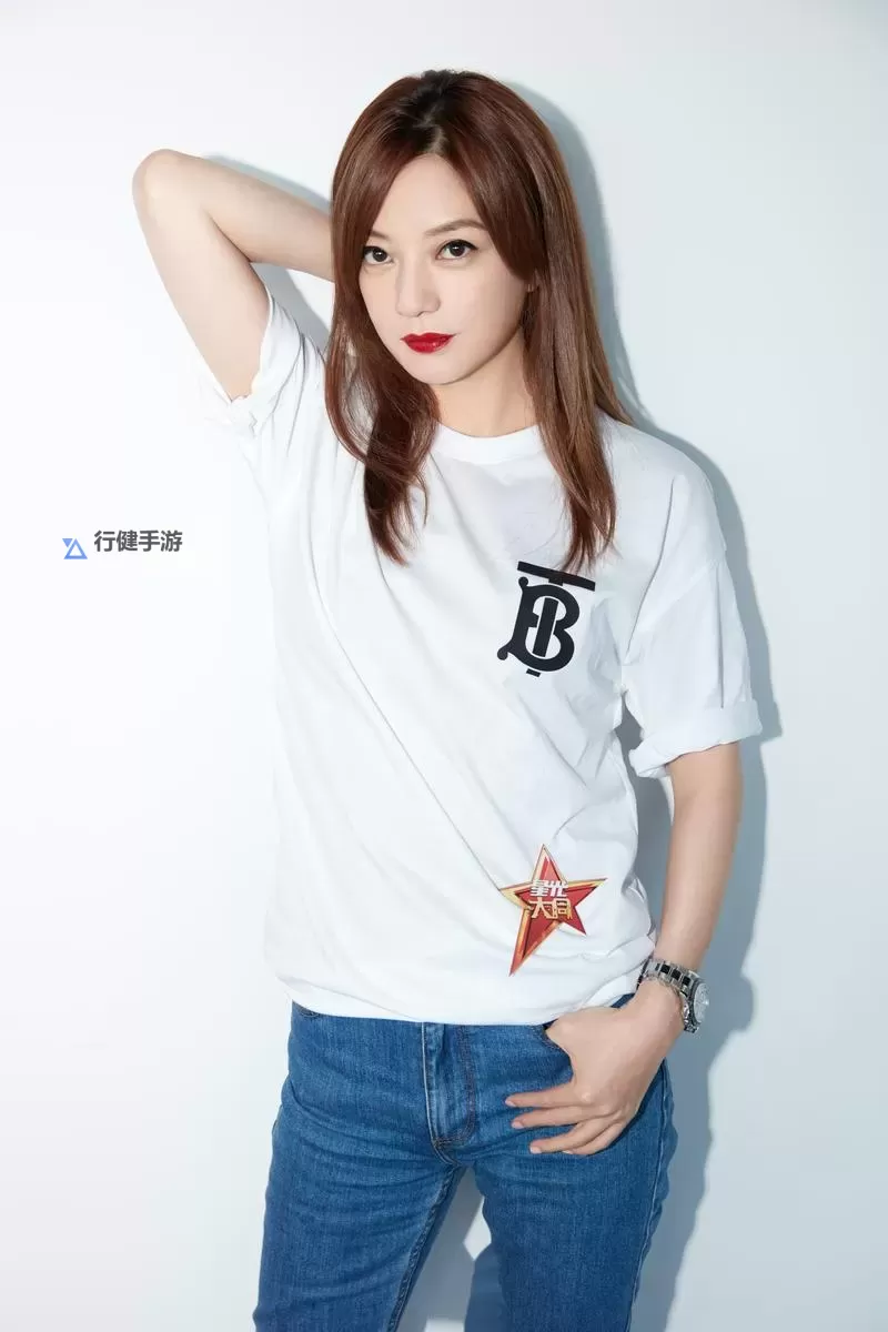 赵薇代言的三星手机引领时尚潮流图1