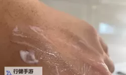 当夜深人静时，撞击声与黏腻粘连的水渍声交织的秘密