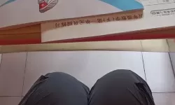 憋尿学校：一天只小便一次的奇特训练体验