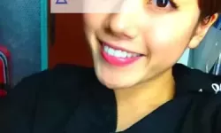 长泽梓白衣浴室照：纯净时尚的魅力瞬间