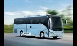 坐在长途汽车的最后一排，邂逅未知的奇遇