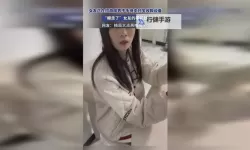 真人积积对积积的桶三十分钟：一段关于自我镜像与时光的实验性叙事