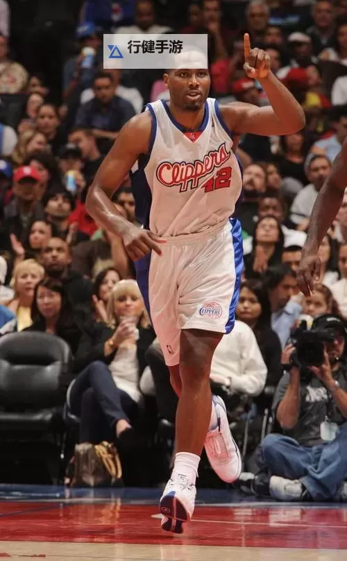 《NBA2K17》体能篮板徽章解锁方法与效果解析 掩护高手与疯狂篮板手徽章怎么获得图1