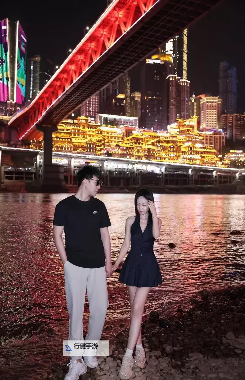 最美情侣中文在线：在字里行间相遇的浪漫传说图1